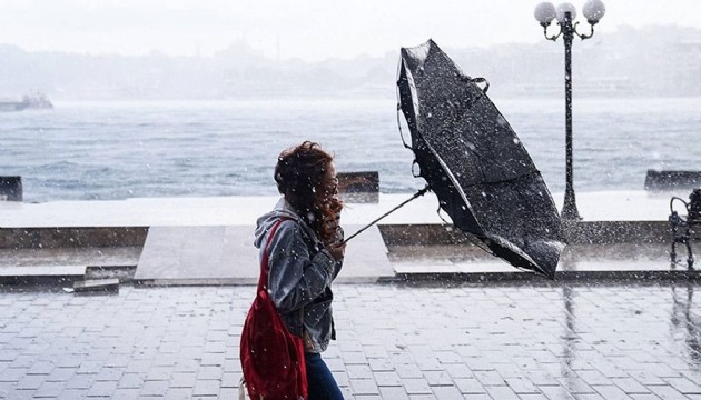 AKOM'dan İstanbul'a 'fırtına' uyarısı